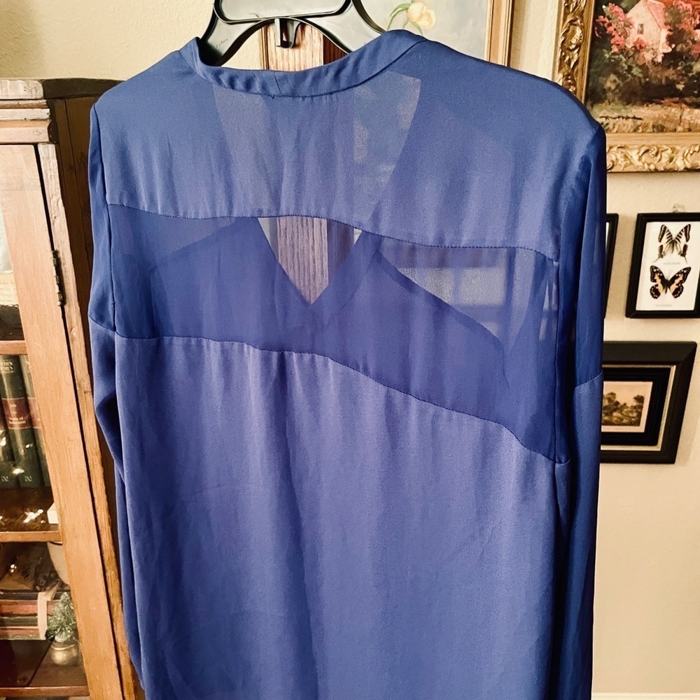 Cynthia Rowley long sleeve semi sheer hi-lo blouse v-neck SZ M navy blue - Picture 8 of 9